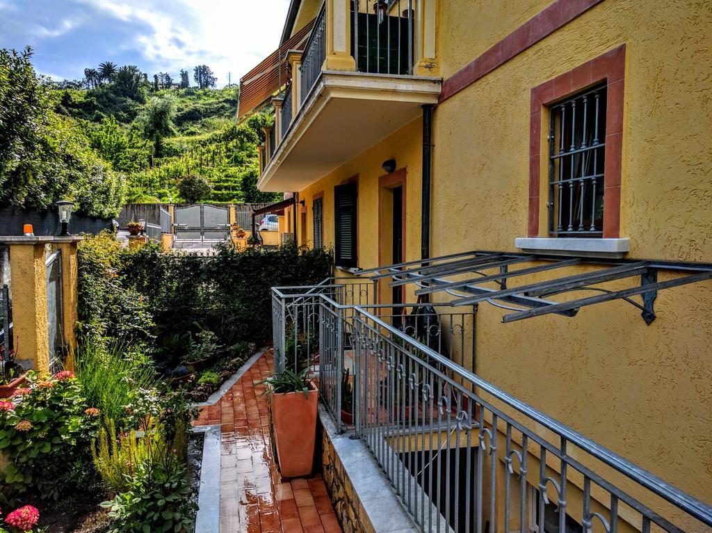 Sally'S B&B Carrara Exterior foto