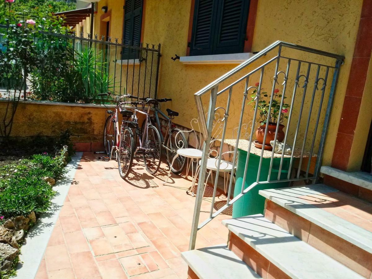 Sally'S B&B Carrara Exterior foto